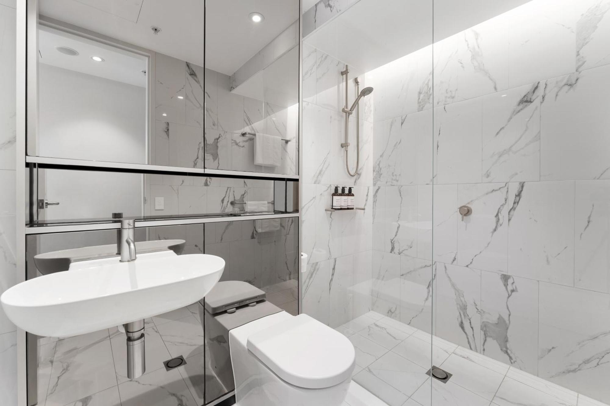 Appartamento Luxury 2br 2ba & Free Parking - 5 Min Walk To Town Hall & Darling Harbour